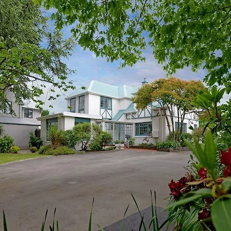 Bnb On Hagley Park, Christchurch Central, A Free Ride To Railway Station